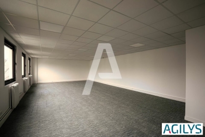 Bureaux à louer - LISSES – Photo 1
