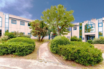 Photo 1 – Location ACTIVITÉS / ENTREPÔTS à VILLEBON SUR YVETTE (91140)