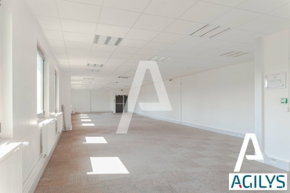 Activités / entrepôts à louer - VILLEBON SUR YVETTE – Photo 1