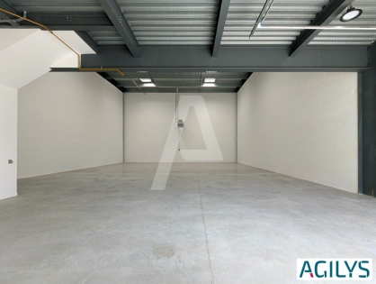 Activités / entrepôts à louer - CORBEIL ESSONNES – Photo 1