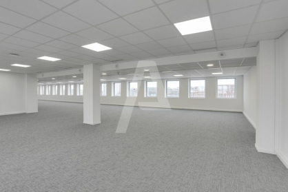 Bureaux à louer - IVRY SUR SEINE – Photo 1