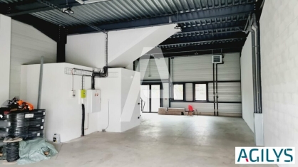 Activités / entrepôts à louer - FRESNES – Photo 1