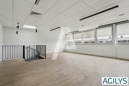 Activités / entrepôts à louer - BONNEUIL SUR MARNE – Photo 1
