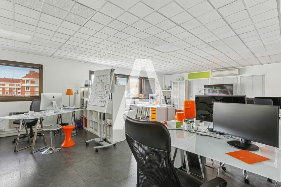 Bureaux à louer - IVRY-SUR-SEINE – Photo 1