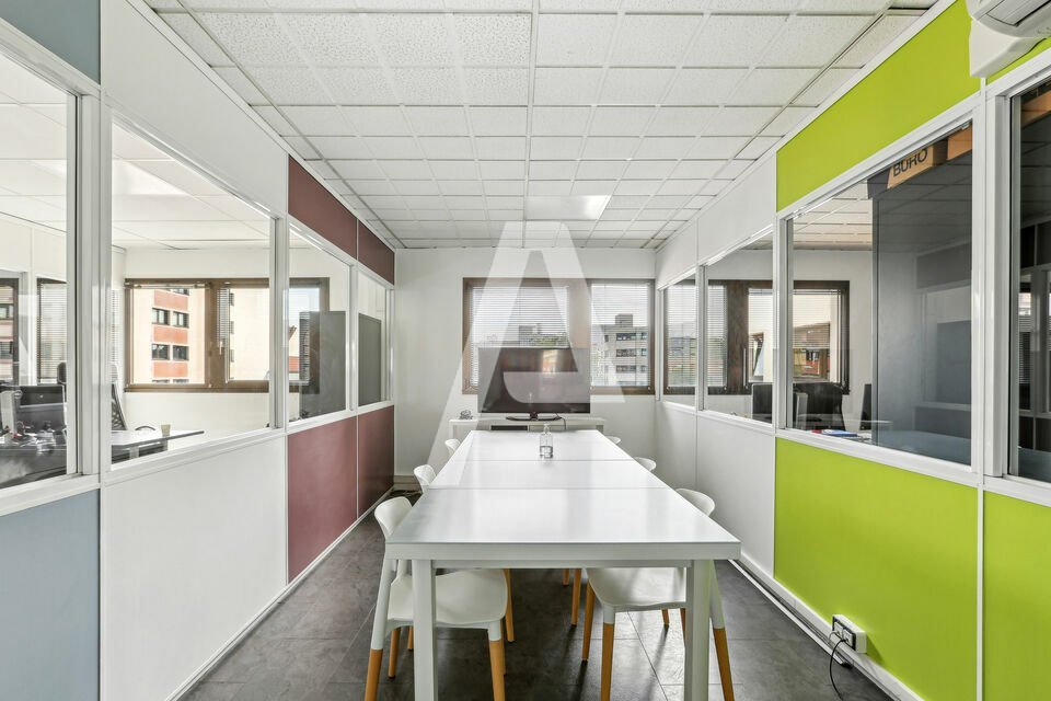 Bureaux à louer - IVRY-SUR-SEINE – Photo 1